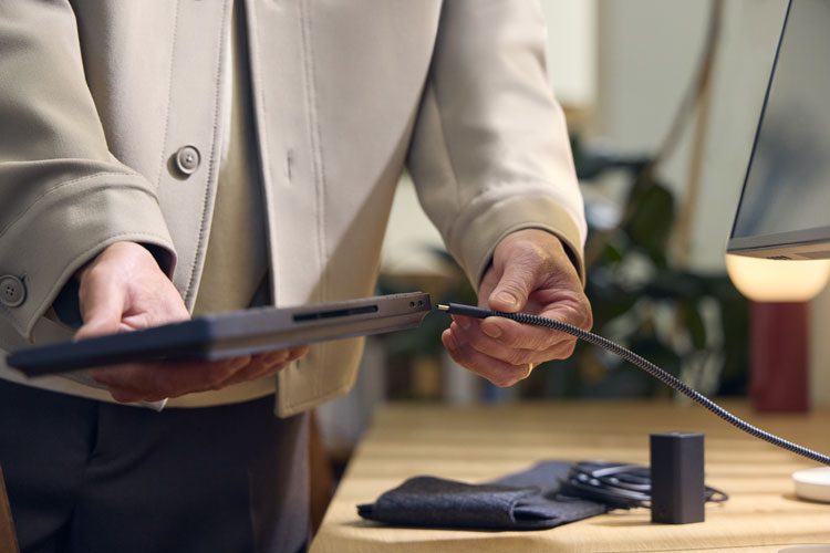 Das HP EliteBoard G1a mit den Anschlüssen